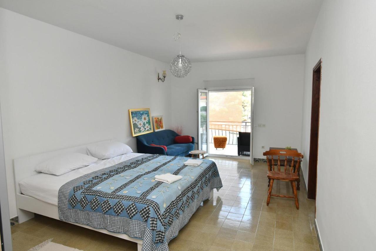 Apartmani Dora Duboka Ngoại thất bức ảnh